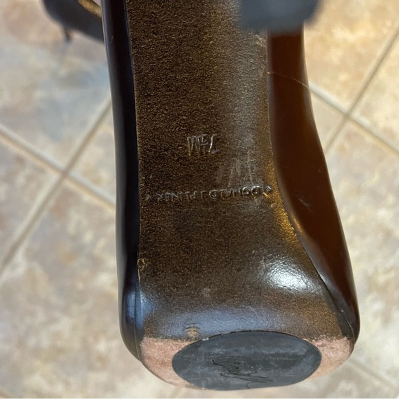 Donald J Pliner Shoes in excellent condition size 7 1/2 M - Picture 13 of 14
